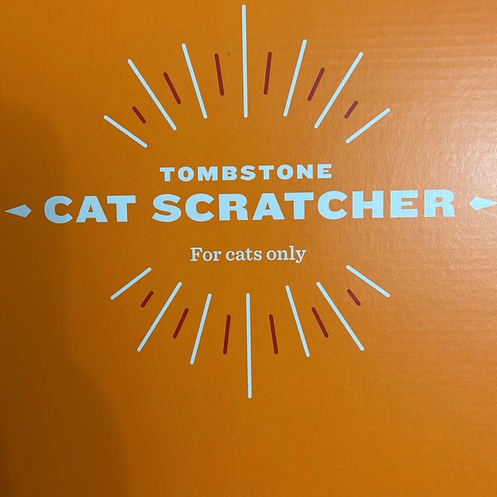 Brand new tombstone, cat scratcher, hide and seek house - Picture 2 of 2